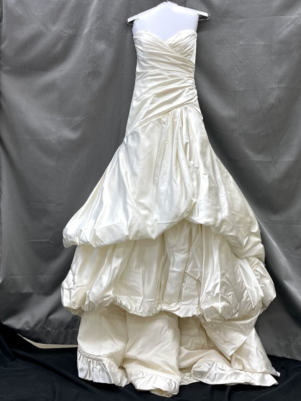 Jim Hjelm Satin Bubble Hem Couture Wedding Gown - Picture 2 of 13